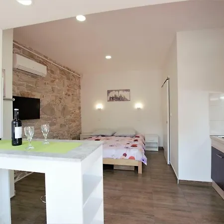 Danijela Apartment *